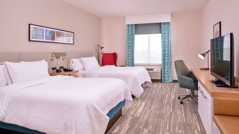 <b>Hilton Garden Inn Kansas City Airport Room</b>. Images powered by <a href="https://iceportal.shijigroup.com/" title="IcePortal" target="_blank">IcePortal</a>.