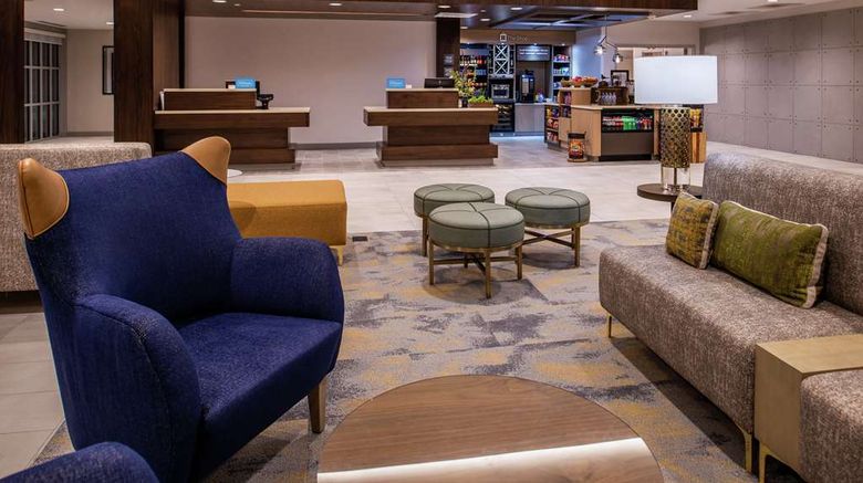 <b>Hilton Garden Inn Kansas City Airport Lobby</b>. Images powered by <a href="https://iceportal.shijigroup.com/" title="IcePortal" target="_blank">IcePortal</a>.