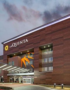 La Quinta Inn & Suites by Wyndham