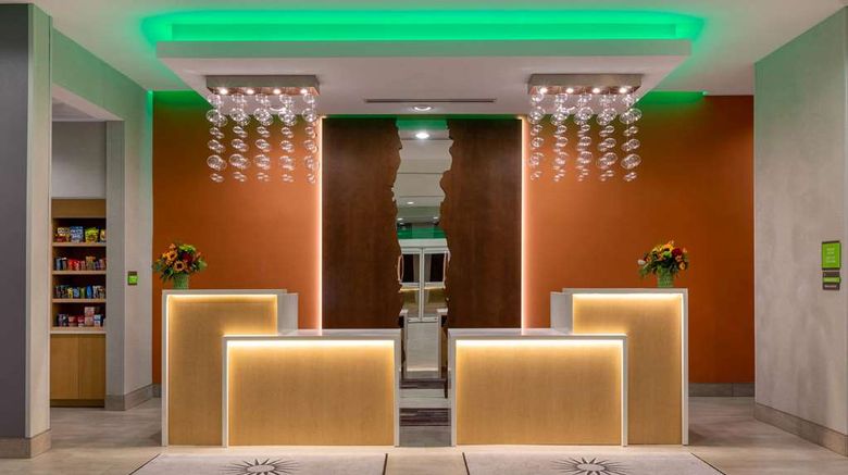 <b>La Quinta Inn & Suites Lobby</b>. Images powered by <a href="https://iceportal.shijigroup.com/" title="IcePortal" target="_blank">IcePortal</a>.