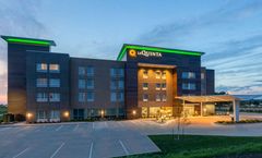 La Quinta Inn & Suites