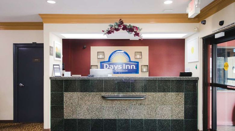 Days Inn by Wyndham Rosenberg Lobby. Images powered by <a href="https://iceportal.shijigroup.com" target="_blank" rel="noopener">Ice Portal</a>.