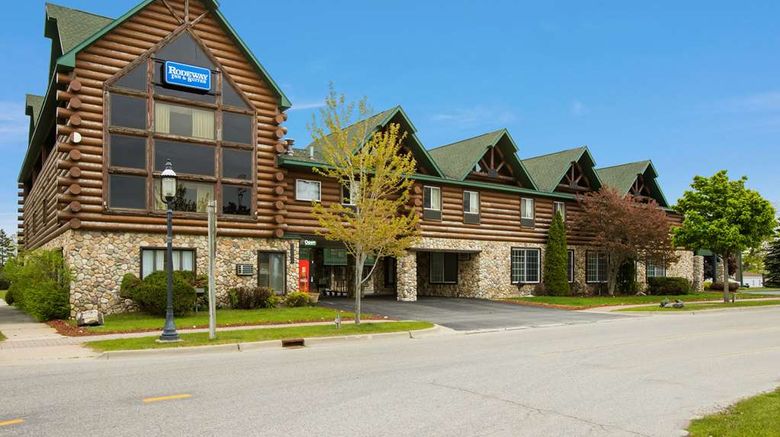 <b>Rodeway Inn & Suites-Mackinaw City Exterior</b>. Images powered by <a href="https://iceportal.shijigroup.com/" title="IcePortal" target="_blank">IcePortal</a>.