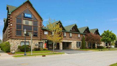 Rodeway Inn & Suites-Mackinaw City