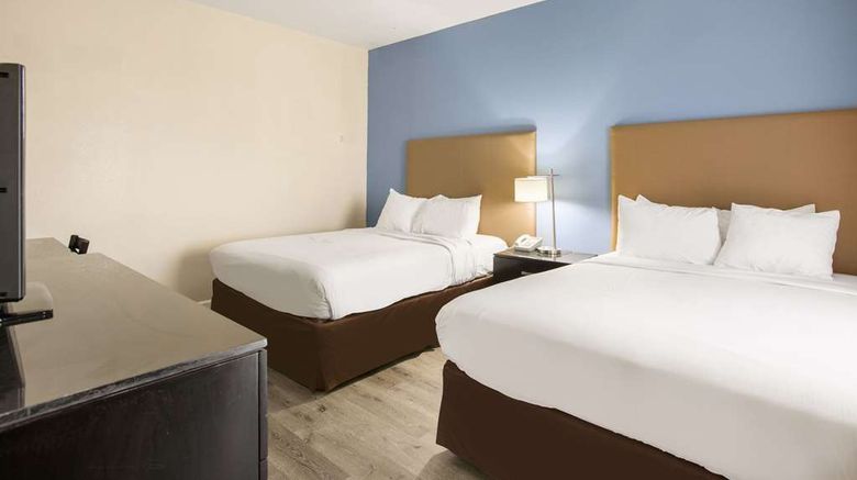 <b>Rodeway Inn & Suites-Mackinaw City Suite</b>. Images powered by <a href="https://iceportal.shijigroup.com/" title="IcePortal" target="_blank">IcePortal</a>.