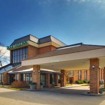 Pear Tree Inn St Louis Airport