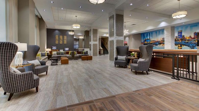 <b>Drury Plaza Hotel Milwaukee Lobby</b>. Images powered by <a href="https://iceportal.shijigroup.com/" title="IcePortal" target="_blank">IcePortal</a>.