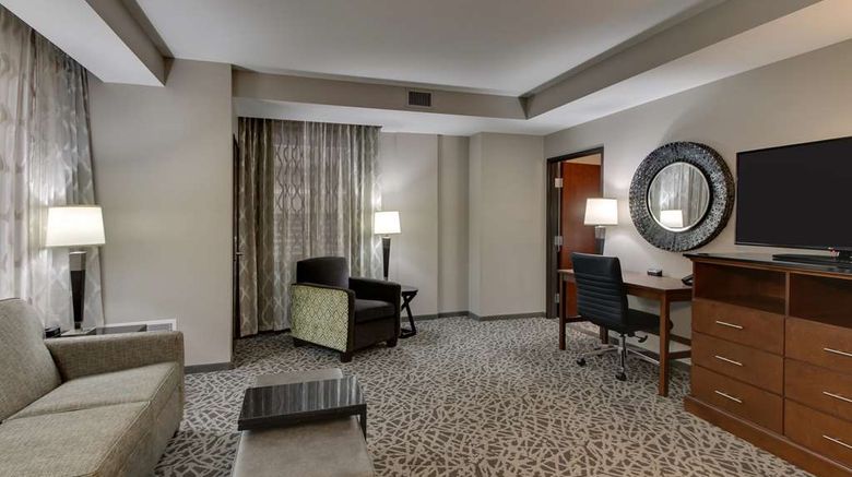 <b>Drury Plaza Hotel Milwaukee Suite</b>. Images powered by <a href="https://iceportal.shijigroup.com/" title="IcePortal" target="_blank">IcePortal</a>.