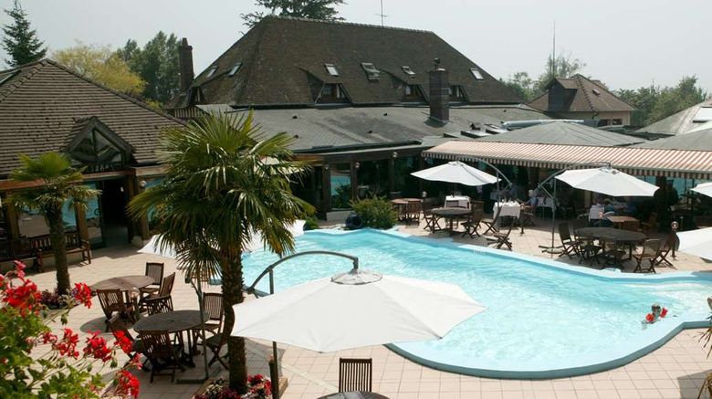 <b>Le Clos Saint Gatien Pool</b>. Images powered by <a href="https://iceportal.shijigroup.com/" title="IcePortal" target="_blank">IcePortal</a>.