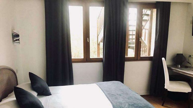 <b>Le Clos Saint Gatien Room</b>. Images powered by <a href="https://iceportal.shijigroup.com/" title="IcePortal" target="_blank">IcePortal</a>.
