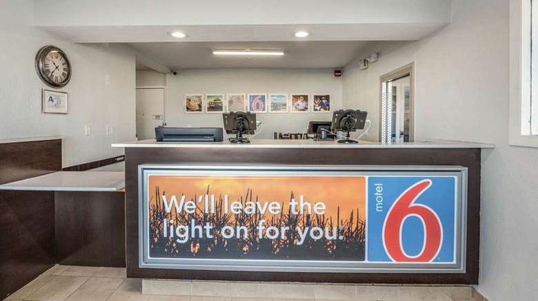 <b>Motel 6 Ft Wayne Lobby</b>. Images powered by <a href="https://iceportal.shijigroup.com/" title="IcePortal" target="_blank">IcePortal</a>.