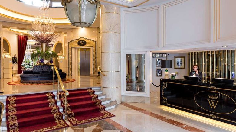<b>Wellington Hotel Lobby</b>. Images powered by <a href="https://iceportal.shijigroup.com/" title="IcePortal" target="_blank">IcePortal</a>.