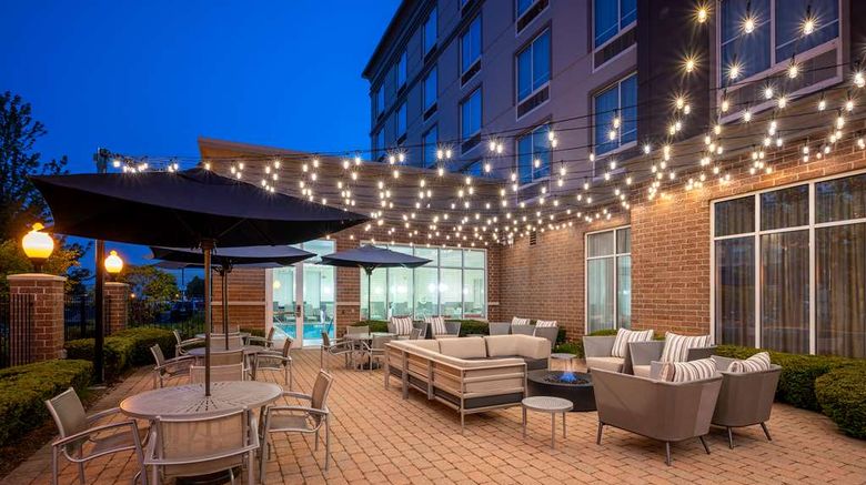 <b>DoubleTree by Hilton Chicago Midway Apt Exterior</b>. Images powered by <a href="https://iceportal.shijigroup.com/" title="IcePortal" target="_blank">IcePortal</a>.