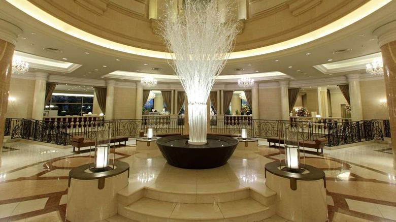<b>Grand Nikko Tokyo Daiba Lobby</b>. Images powered by <a href="https://iceportal.shijigroup.com/" title="IcePortal" target="_blank">IcePortal</a>.