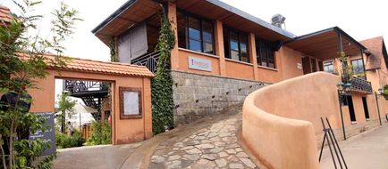 Radisson Hotel Tamboho Waterfront Antana Exterior