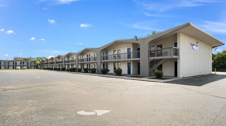 Motel 6 Lexington, KY - North Exterior. Images powered by <a href="https://iceportal.shijigroup.com" target="_blank" rel="noopener">Ice Portal</a>.