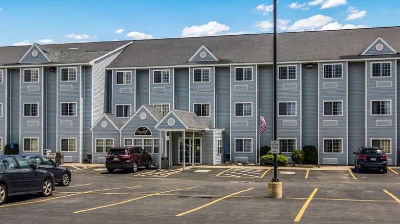 Quality Inn  and  Suites Grove City Exterior. Images powered by <a href="http://web.iceportal.com" target="_blank" rel="noopener">Ice Portal</a>.