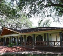 Hunters Lodge Exterior
