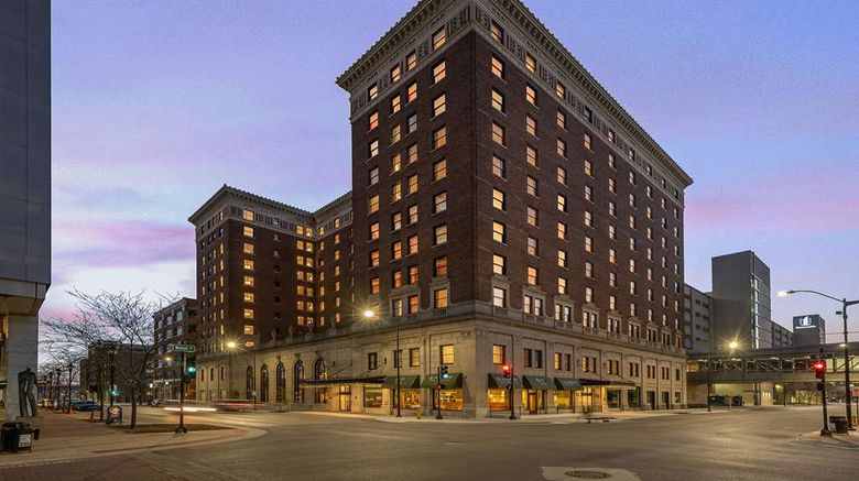 <b>Hotel Fort Des Moines CURIO by Hilton Exterior</b>. Images powered by <a href="https://iceportal.shijigroup.com/" title="IcePortal" target="_blank">IcePortal</a>.