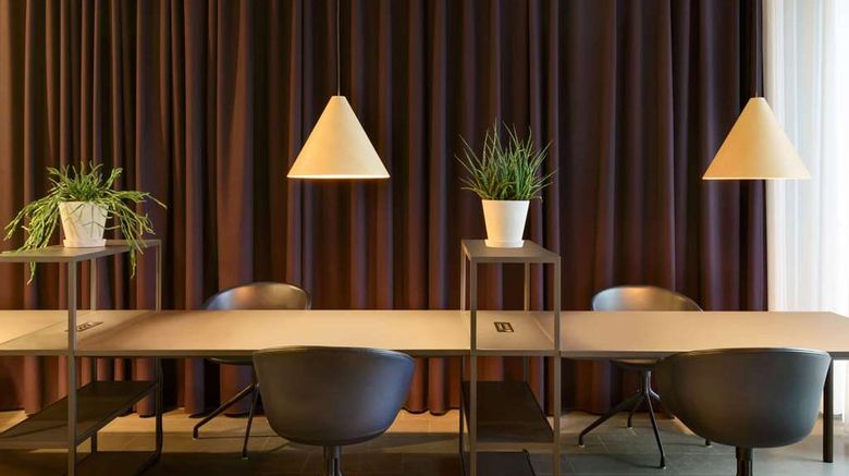 <b>Comwell Aarhus Dolce by Wyndham Lobby</b>. Images powered by <a href="https://iceportal.shijigroup.com/" title="IcePortal" target="_blank">IcePortal</a>.