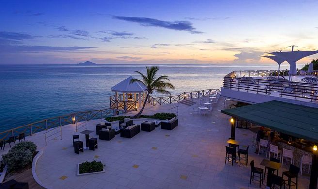 Sonesta Maho Beach Resort, Casino & Spa Exterior