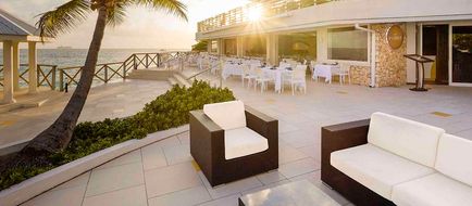 Sonesta Maho Beach Resort, Casino & Spa Exterior