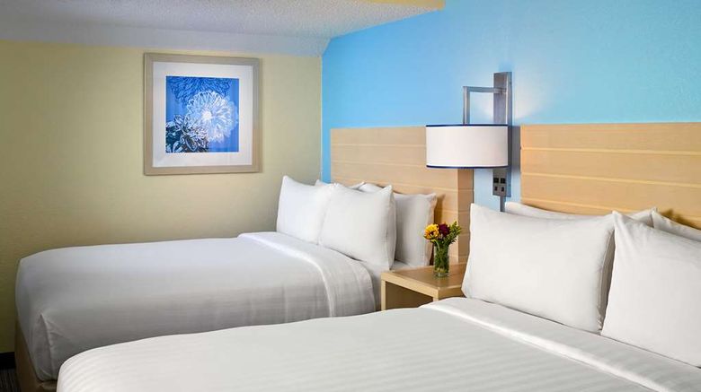 <b>Sonesta ES Suites Cleveland Airport Room</b>. Images powered by <a href="https://iceportal.shijigroup.com/" title="IcePortal" target="_blank">IcePortal</a>.