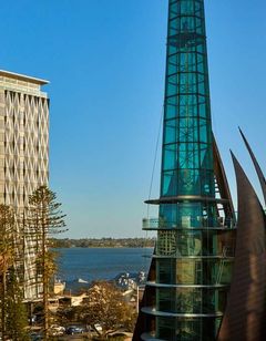 DoubleTree by Hilton Perth Waterfront
