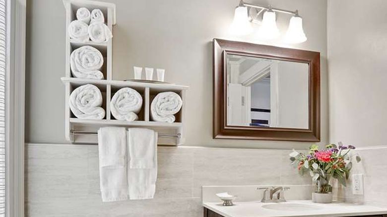 <b>La Galerie Hotel Room</b>. Images powered by <a href="https://iceportal.shijigroup.com/" title="IcePortal" target="_blank">IcePortal</a>.
