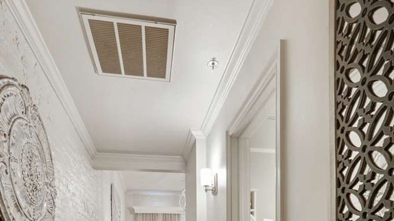 <b>La Galerie Hotel Room</b>. Images powered by <a href="https://iceportal.shijigroup.com/" title="IcePortal" target="_blank">IcePortal</a>.
