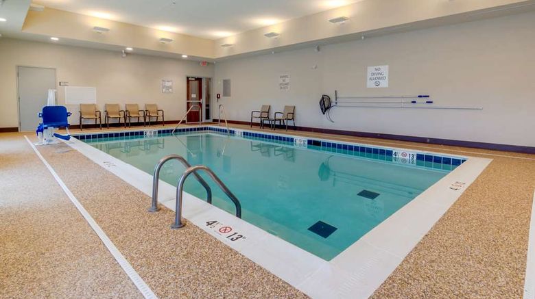 <b>Best Western Plus St Louis Airport Hotel Pool</b>. Images powered by <a href="https://iceportal.shijigroup.com/" title="IcePortal" target="_blank">IcePortal</a>.