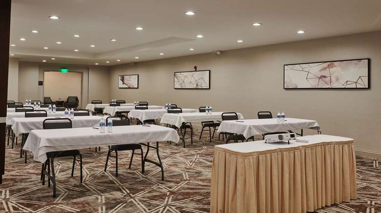 <b>DoubleTree by Hilton Fullerton Meeting</b>. Images powered by <a href="https://iceportal.shijigroup.com/" title="IcePortal" target="_blank">IcePortal</a>.