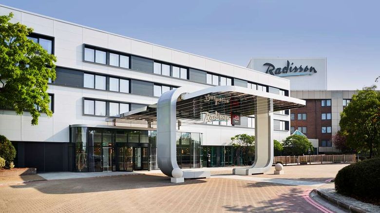 <b>Radisson Hotel & Conf Centre London Exterior</b>. Images powered by <a href="https://iceportal.shijigroup.com/" title="IcePortal" target="_blank">IcePortal</a>.