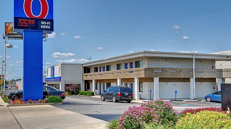 Motel 6 Villa Park Exterior. Images powered by <a href="https://iceportal.shijigroup.com" target="_blank" rel="noopener">Ice Portal</a>.