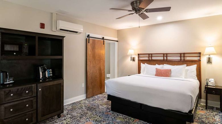 <b>The Port Inn Ascend Hotel Collection Room</b>. Images powered by <a href="https://iceportal.shijigroup.com/" title="IcePortal" target="_blank">IcePortal</a>.