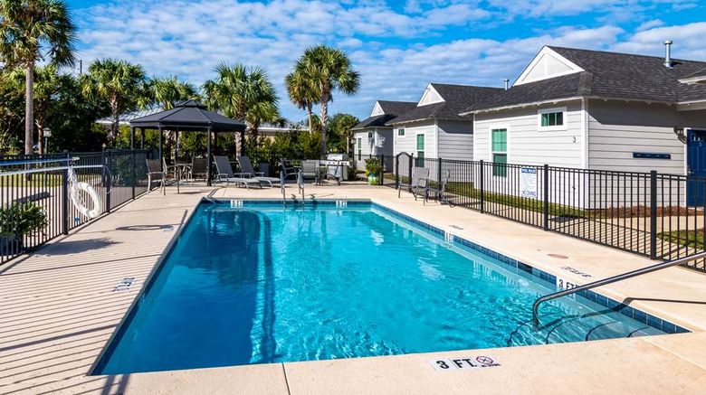 <b>The Port Inn Ascend Hotel Collection Pool</b>. Images powered by <a href="https://iceportal.shijigroup.com/" title="IcePortal" target="_blank">IcePortal</a>.