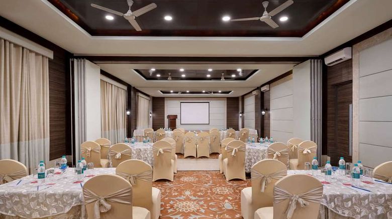 <b>Ramada by Wyndham Mussoorie Mall Road Meeting</b>. Images powered by <a href="https://iceportal.shijigroup.com/" title="IcePortal" target="_blank">IcePortal</a>.