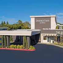 DoubleTree by Hilton Chico