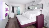 <b>YOTEL Washington DC Room</b>. Images powered by <a href="https://iceportal.shijigroup.com/" title="IcePortal" target="_blank">IcePortal</a>.