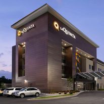 La Quinta Inn & Suites by Wyndham