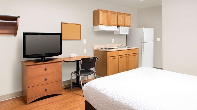 <b>WoodSpring Suites Wichita Airport Room</b>. Images powered by <a href="https://iceportal.shijigroup.com/" title="IcePortal" target="_blank">IcePortal</a>.