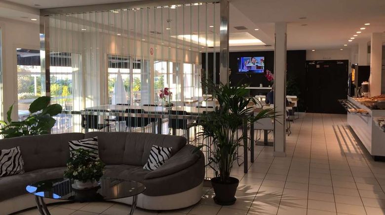 <b>Hotel Gardenia Yvrac Restaurant</b>. Images powered by <a href="https://iceportal.shijigroup.com/" title="IcePortal" target="_blank">IcePortal</a>.