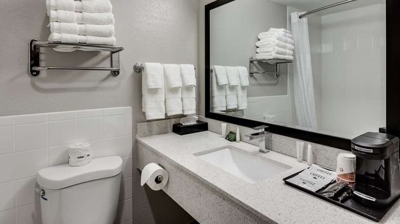 <b>Days Inn & Suites by Wyndham Spokane Room</b>. Images powered by <a href="https://iceportal.shijigroup.com/" title="IcePortal" target="_blank">IcePortal</a>.