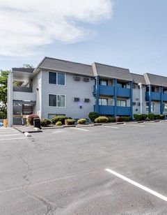 Days Inn & Suites by Wyndham Spokane
