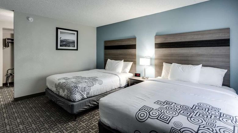 <b>Days Inn & Suites by Wyndham Spokane Room</b>. Images powered by <a href="https://iceportal.shijigroup.com/" title="IcePortal" target="_blank">IcePortal</a>.