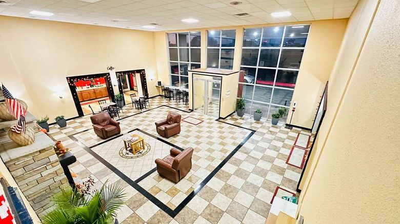 <b>Econo Lodge Ardmore Lobby</b>. Images powered by <a href="https://iceportal.shijigroup.com/" title="IcePortal" target="_blank">IcePortal</a>.