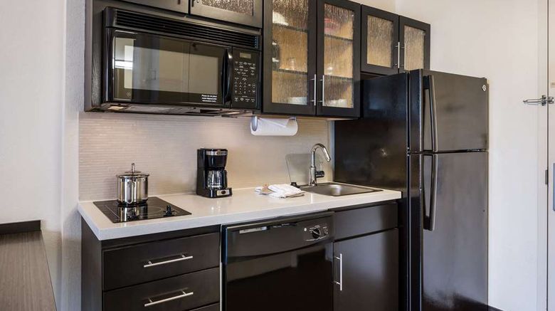 <b>Sonesta Simply Suites Cleveland North Olmsted Room</b>. Images powered by <a href="https://iceportal.shijigroup.com/" title="IcePortal" target="_blank">IcePortal</a>.