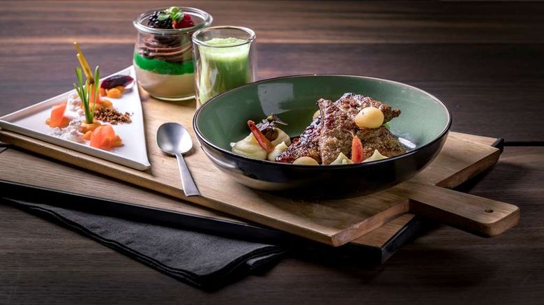 <b>Platzl Hotel Restaurant</b>. Images powered by <a href="https://iceportal.shijigroup.com/" title="IcePortal" target="_blank">IcePortal</a>.