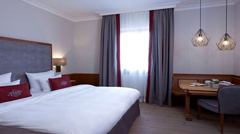 <b>Platzl Hotel Room</b>. Images powered by <a href="https://iceportal.shijigroup.com/" title="IcePortal" target="_blank">IcePortal</a>.