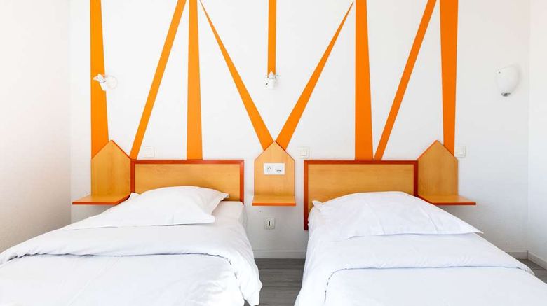 <b>East Hotel Strasbourg Room</b>. Images powered by <a href="https://iceportal.shijigroup.com/" title="IcePortal" target="_blank">IcePortal</a>.